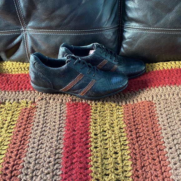 100% real leather.Color-black main image 5